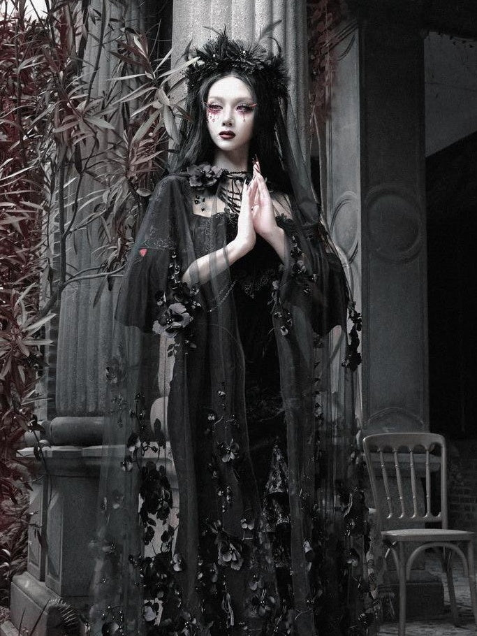 BLOOD SUPPLY Gothic Beaded Embroidered Hooded Women's Polyester Long Cloaks