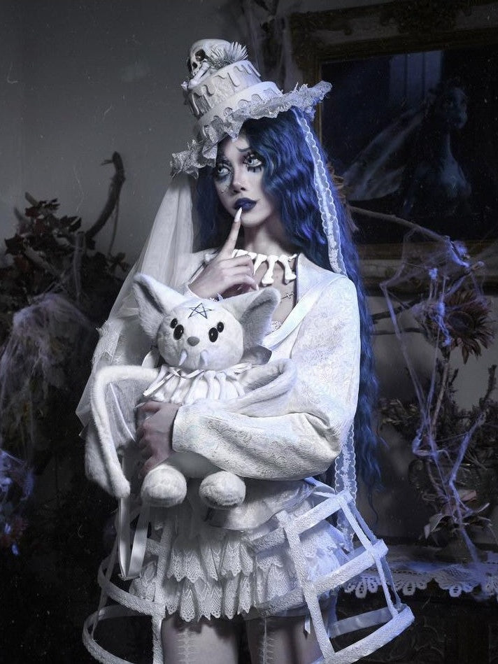 BLOOD SUPPLY White Gothic Skull Lace Cake Dome Lace Up Women's Polyester Full Bonnets