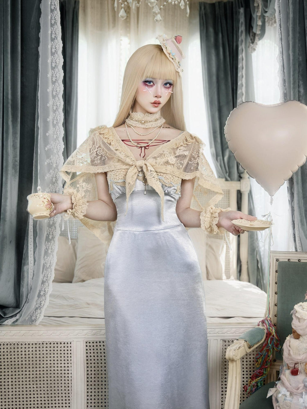 BLOOD SUPPLY Antique Cream Rococo Lace Doll Cape Women's Polyester Boleros