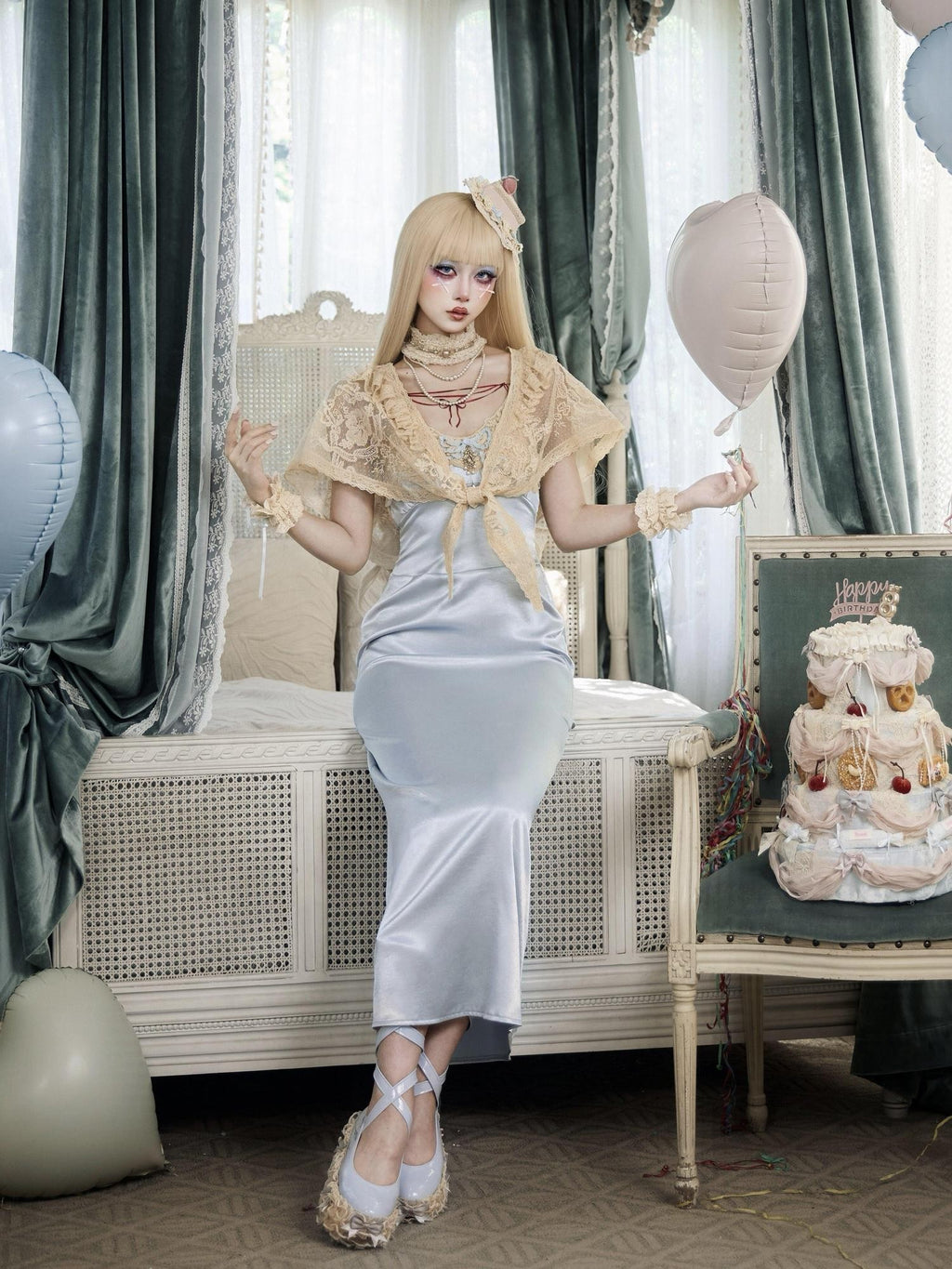 BLOOD SUPPLY Antique Cream Rococo Lace Doll Cape Women's Polyester Boleros