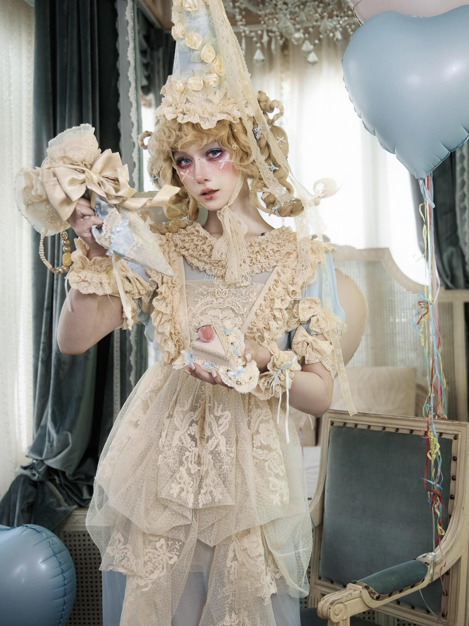 BLOOD SUPPLY Cream Beige Rococo Piped Floral Top Handle Drawstring Women's Handbags