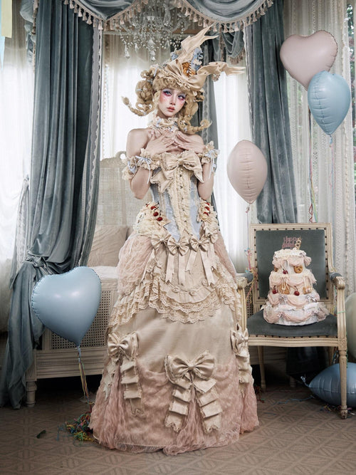 BLOOD SUPPLY Cream Rococo Lace Boned Train Basel Vintage Women's Polyester Skirts
