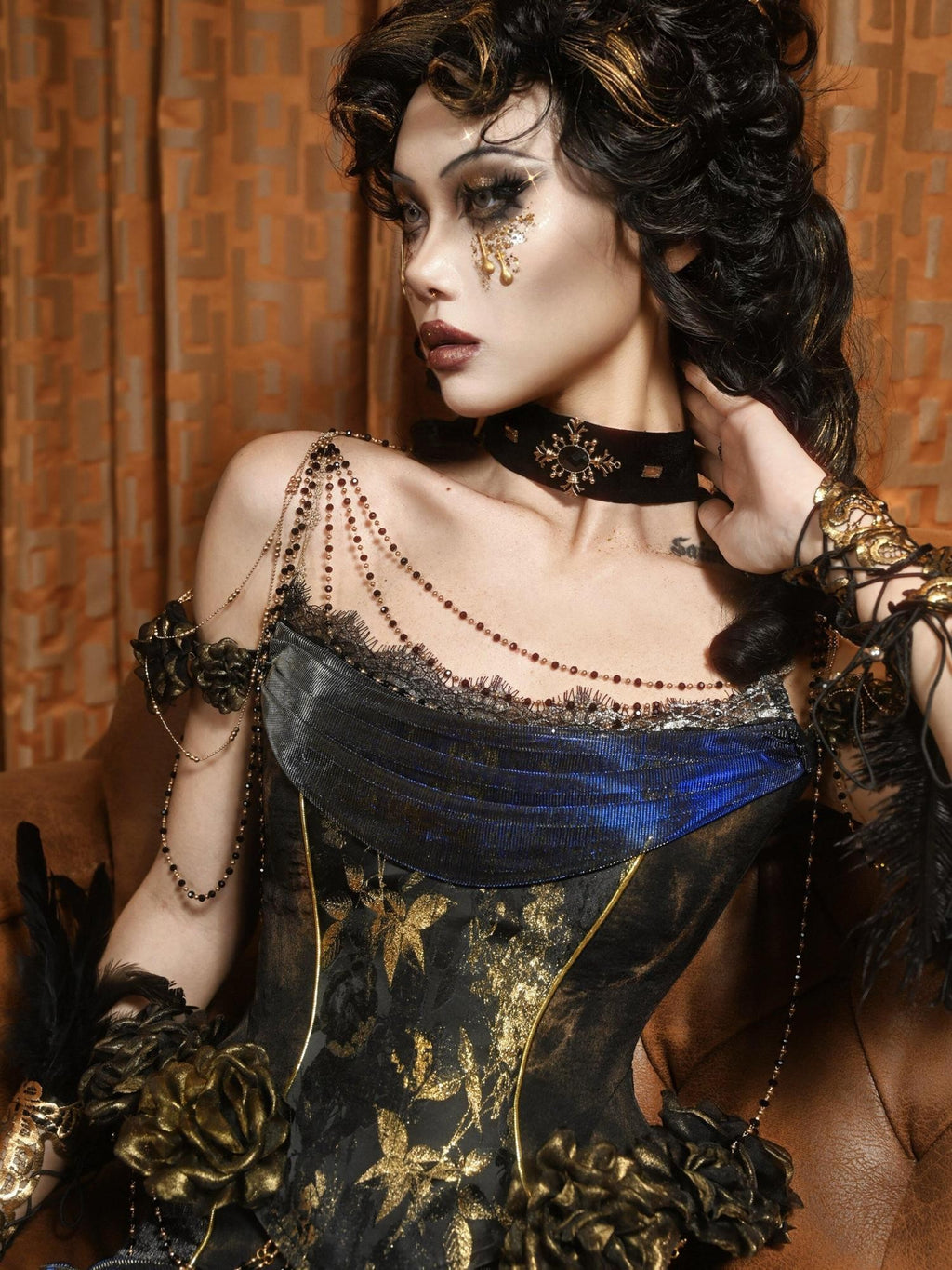 BLOOD SUPPLY Lamplight Heavy Embellished Choker And Shoulder Women's Velvet Necklaces