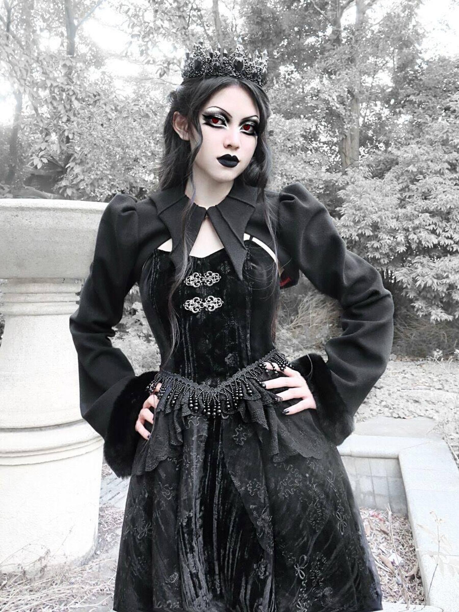 BLOOD SUPPLY Mist Classic Gothic Dark Ornate Batwing Collar Women's Woolen Boleros