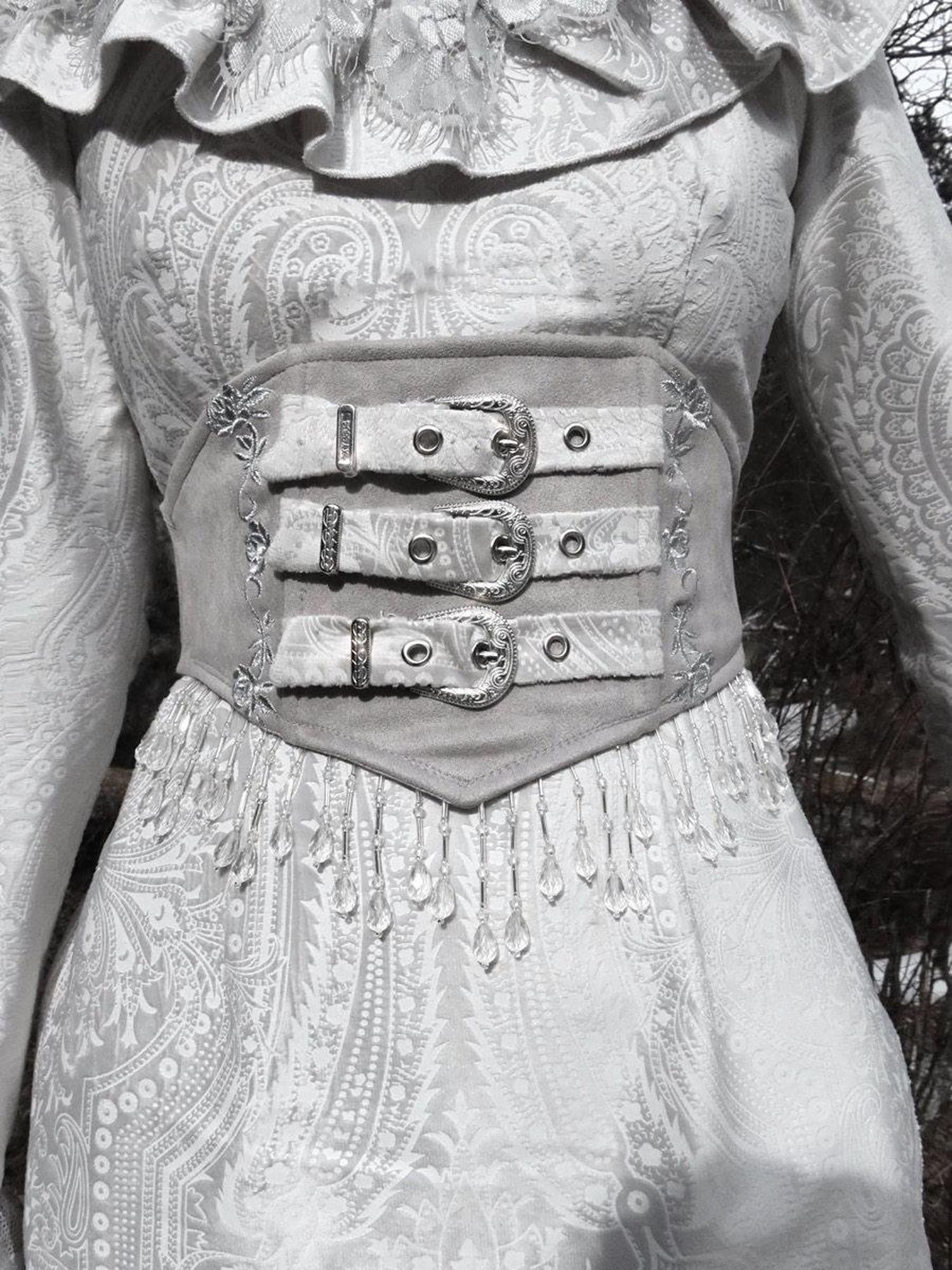 BLOOD SUPPLY White Gothic Silver Thread Embroidered Fishbone Tassel Women's Suede Sashes