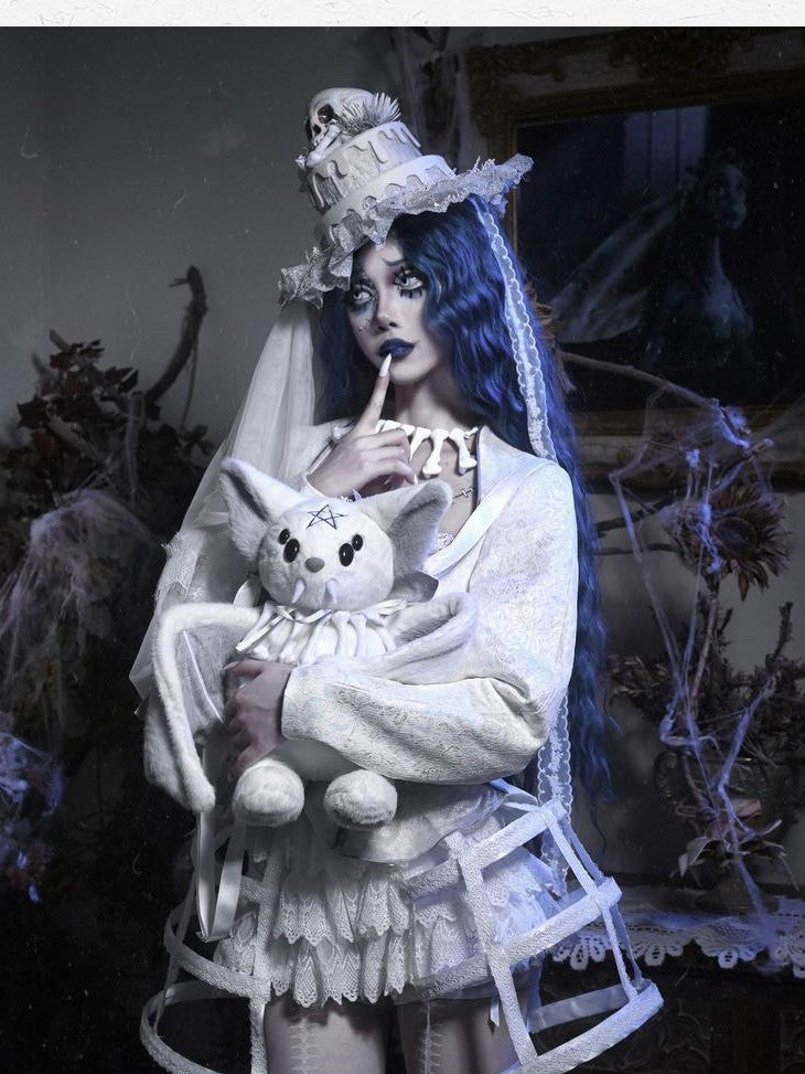 BLOOD SUPPLY White Gothic Skull Lace Cake Dome Lace Up Women's Polyester Full Bonnets