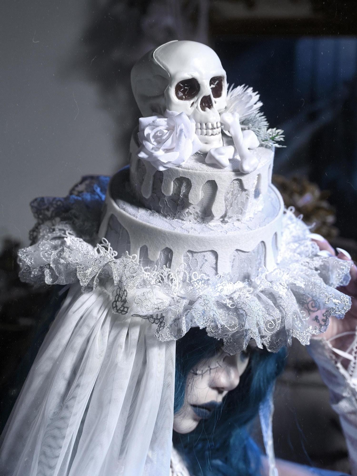 BLOOD SUPPLY White Gothic Skull Lace Cake Dome Lace Up Women's Polyester Full Bonnets