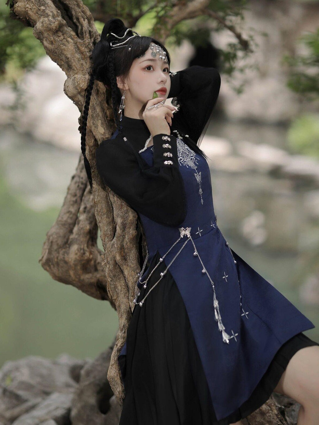 Jing Mu Cutout Embroidered Modified Cheongsam Women's Polyester Long Sleeve Op