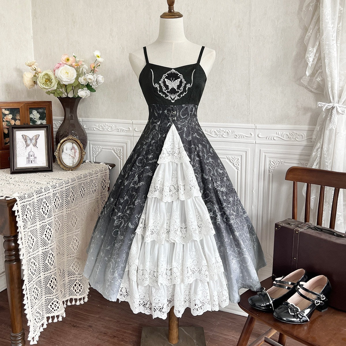 Jing_Mu_Skull_Gothic_Court_Vintage_Lolita_Bell_Sleeve_Blouse_Women's_Jsk_Sets_822577434163_MISSTT