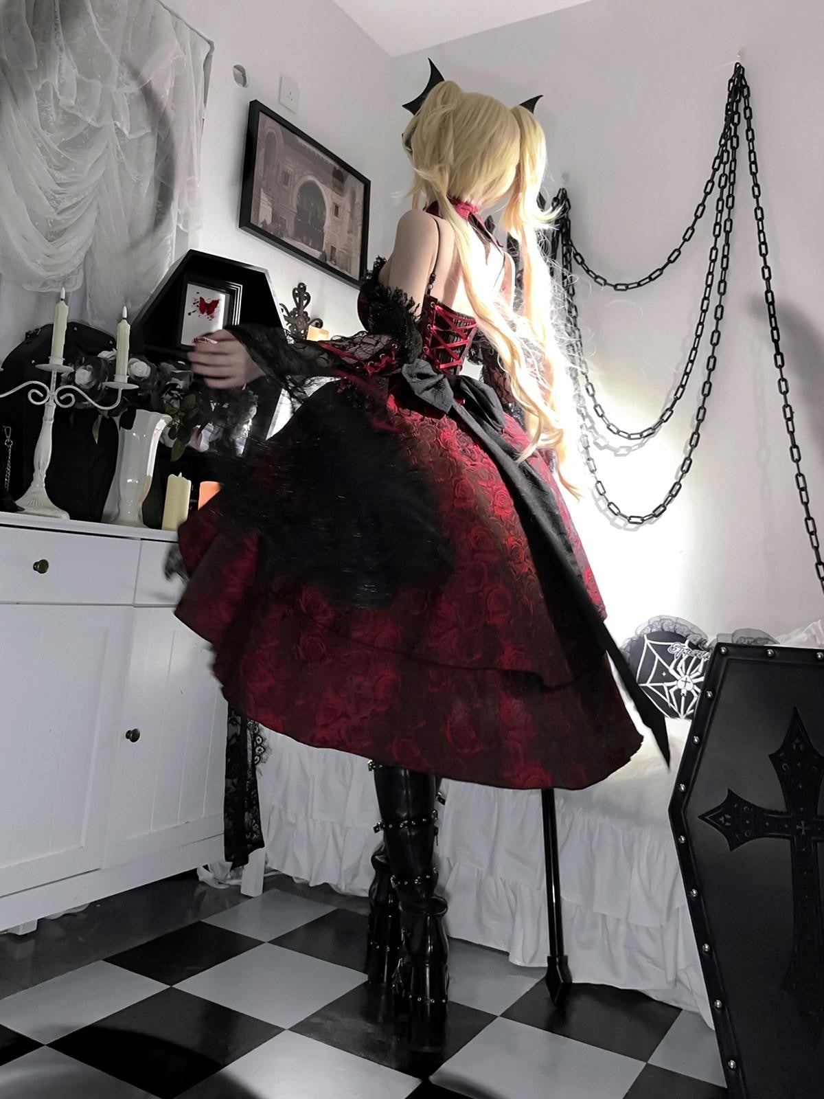 Sweet Promise Dark Gothic Lolita Halter Neck Swallowtail Women's Jsk / Jumper Skirts