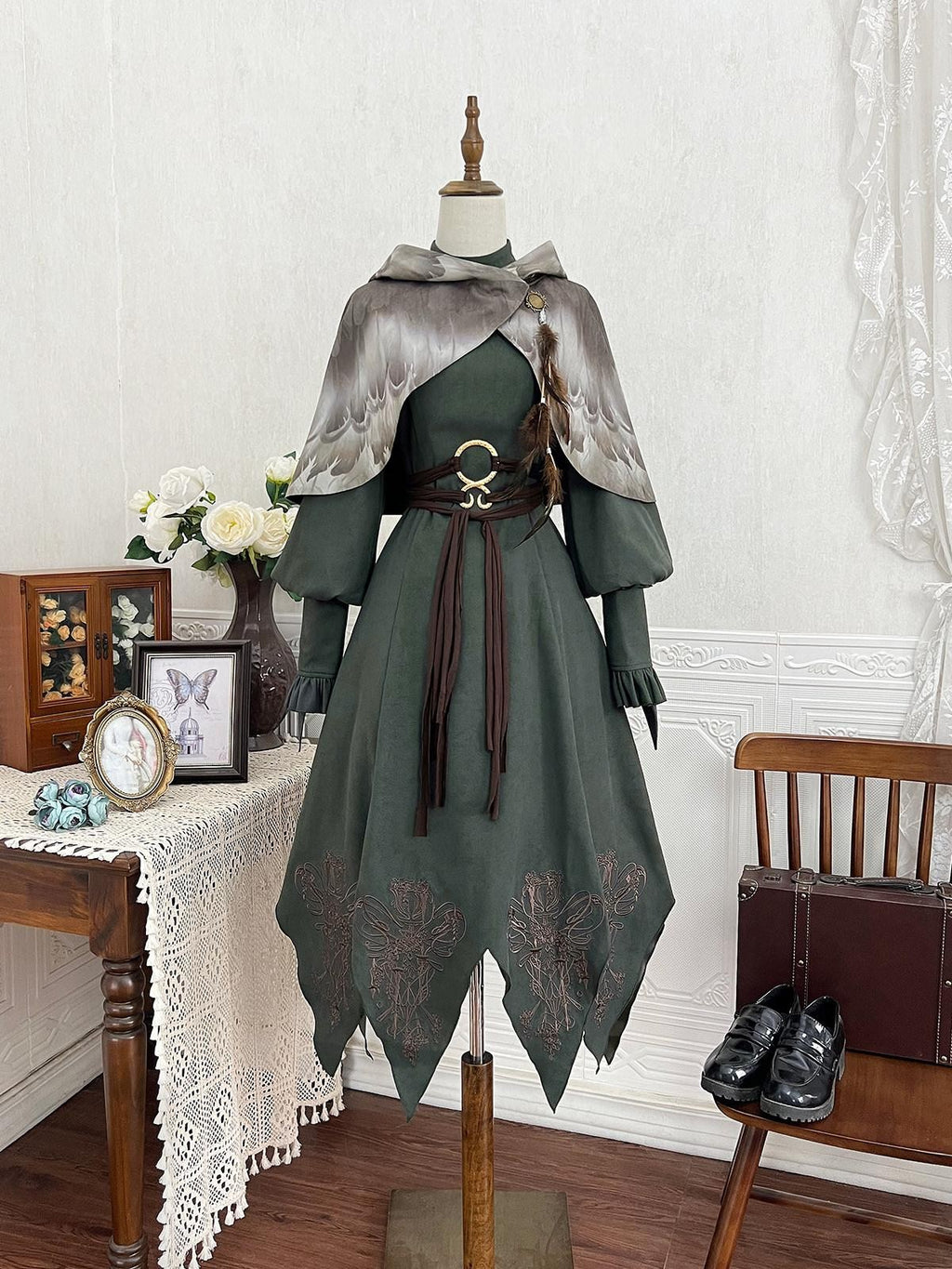 Sweet Promise Vintage Lolita Cape A Line Round Neck Belted Three Piece Women's Op Sets