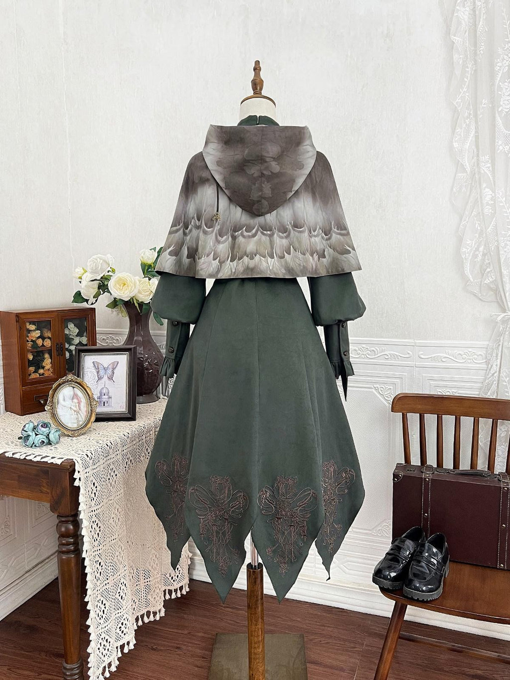 Sweet Promise Vintage Lolita Cape A Line Round Neck Belted Three Piece Women's Op Sets