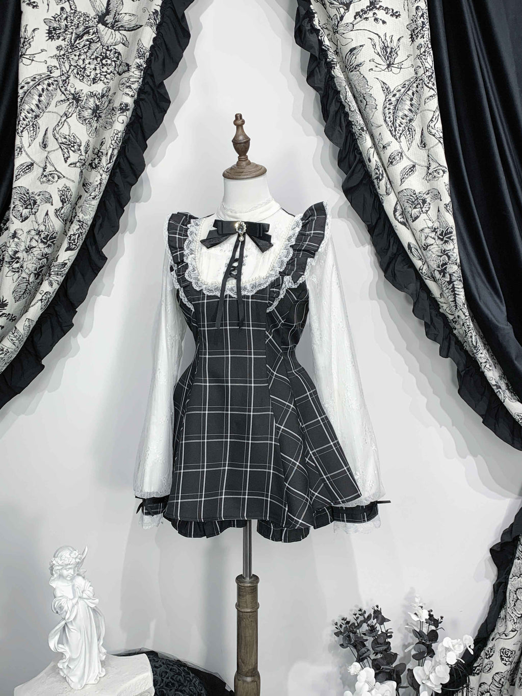 Virtual_Paradise_Black_White_Check_Lace_Pearl_Bow_Stand_Collar_Women's_Op_Sets_877129051202_MISSTT