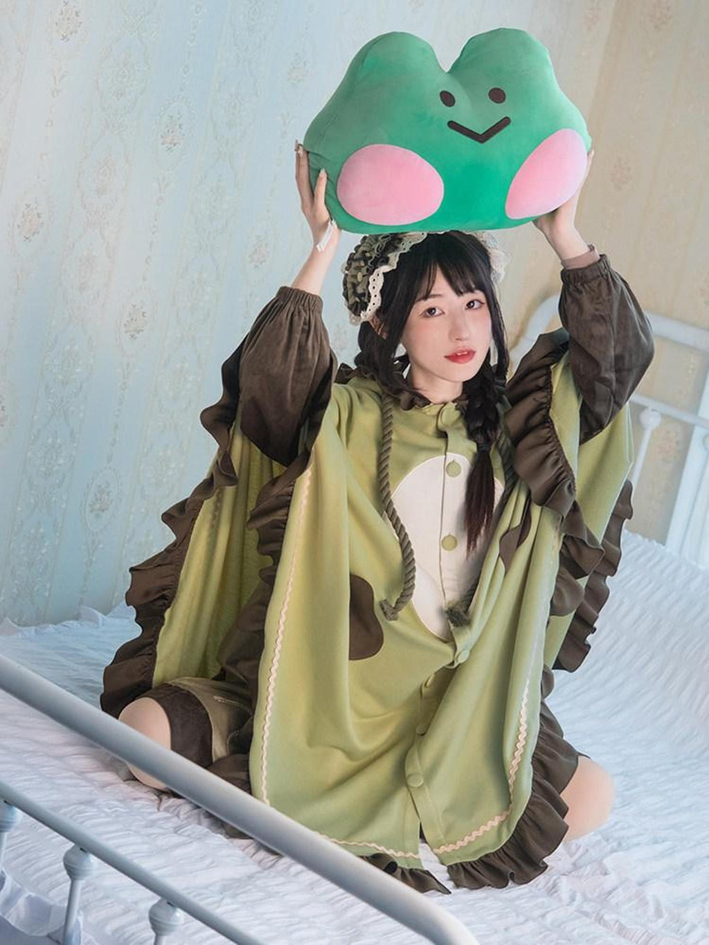 With PUJI Frog Applique Embroidered Hooded Cloak Style Pocketed Women's Long Cloaks