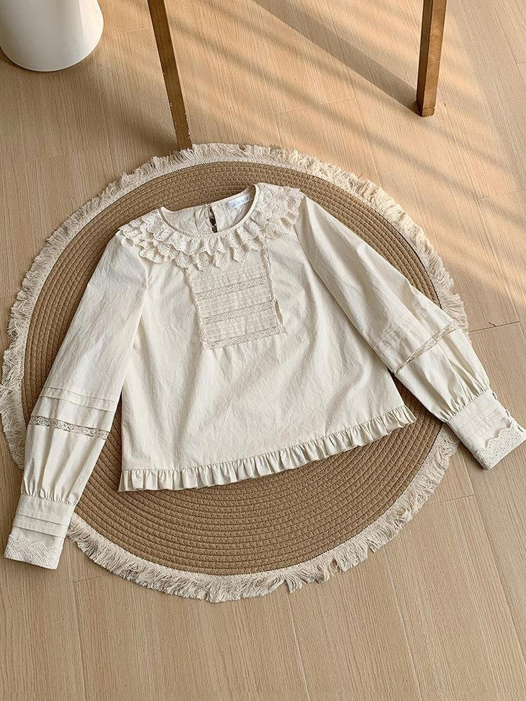 With PUJI Lace Trim Two Tone Small Round Collar Women's Long Sleeve Blouses