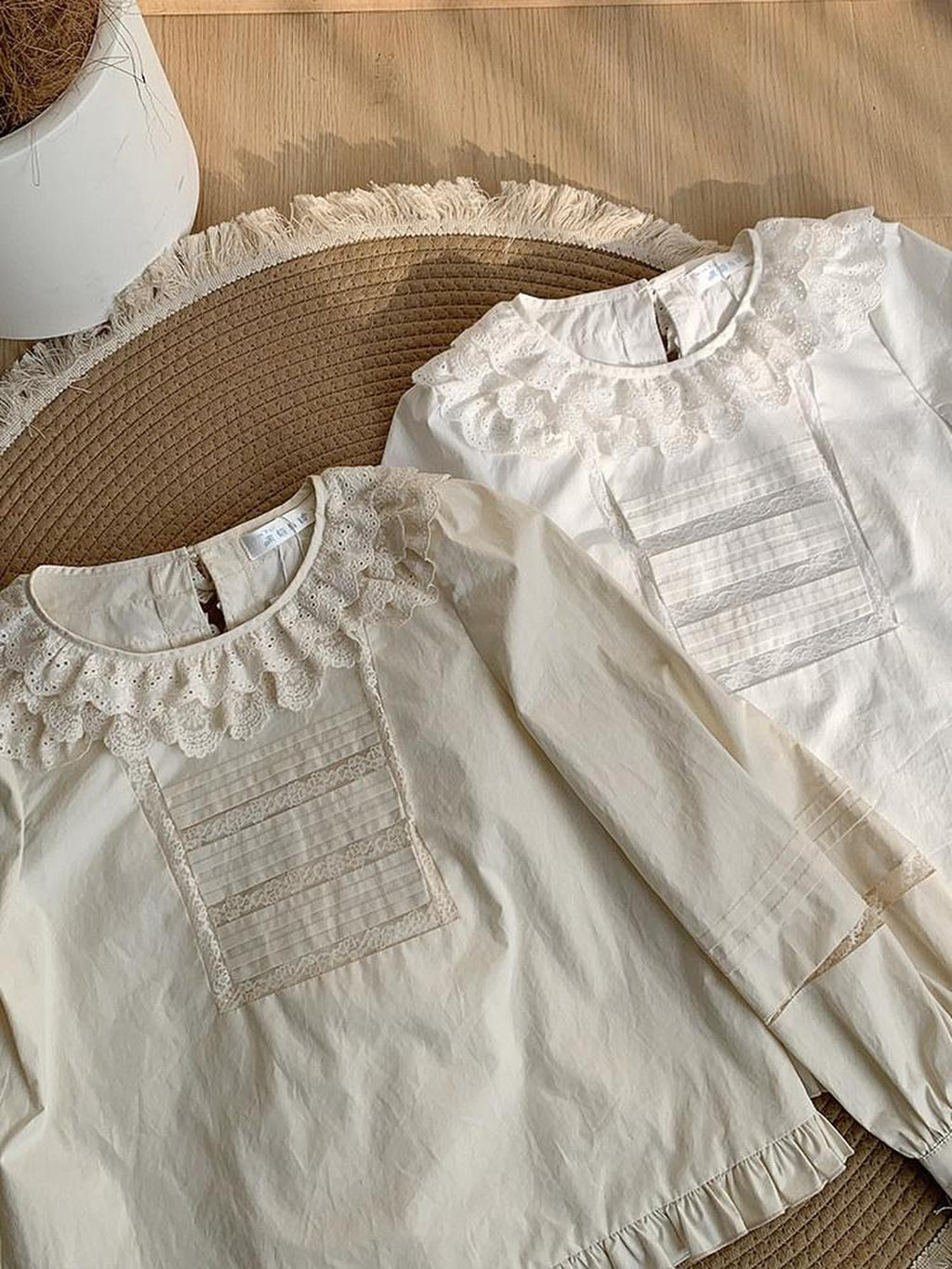With PUJI Lace Trim Two Tone Small Round Collar Women's Long Sleeve Blouses