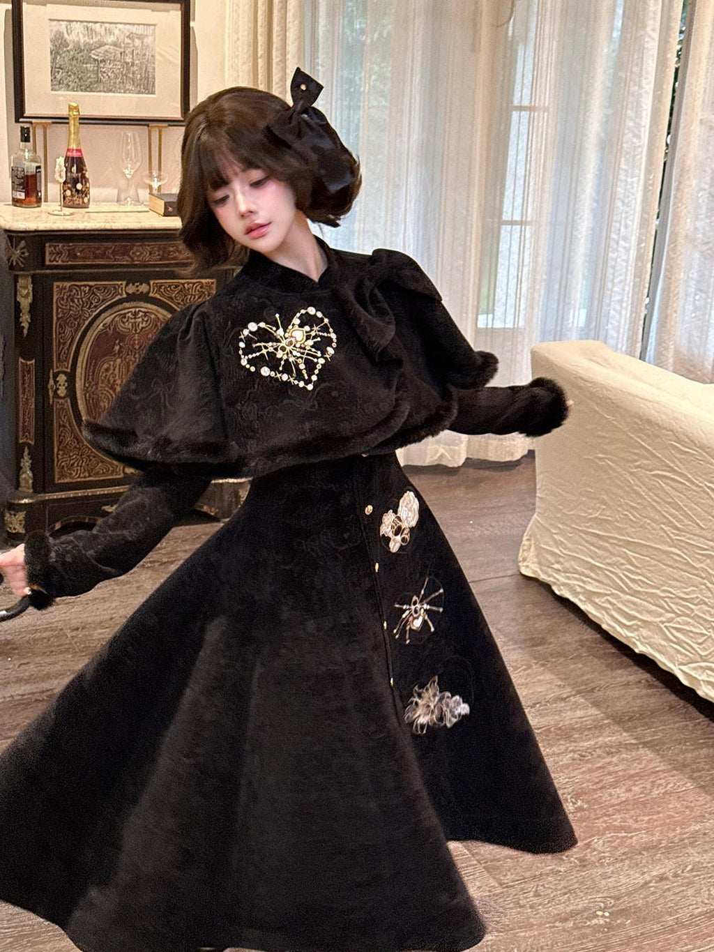 Yi Mu Hu Tao Black Embroidered Waist Cinch Cloak Chinese Style Women's Velvet Long Sleeve Op