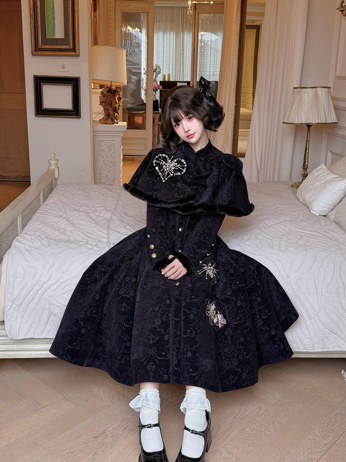 Yi Mu Hu Tao Black Embroidered Waist Cinch Cloak Chinese Style Women's Velvet Long Sleeve Op