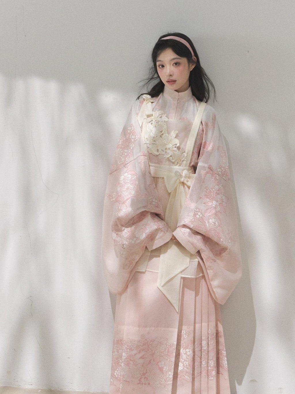 Yi Mu Hu Tao Cloud Shoulder Floral Cross Front Jacket Mamian Skirt Women's Skirt Sets
