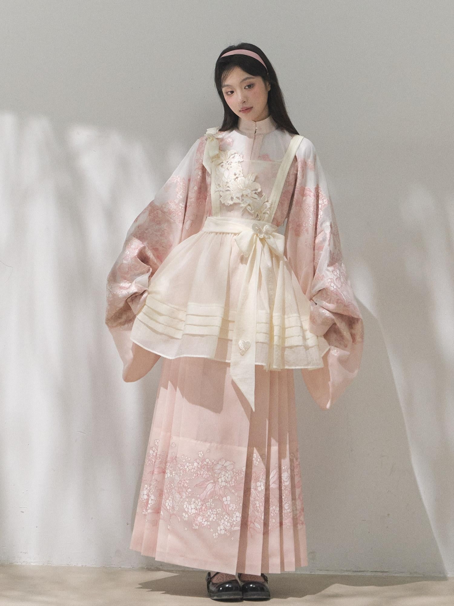 Yi Mu Hu Tao Cloud Shoulder Floral Cross Front Jacket Mamian Skirt Women's Skirt Sets