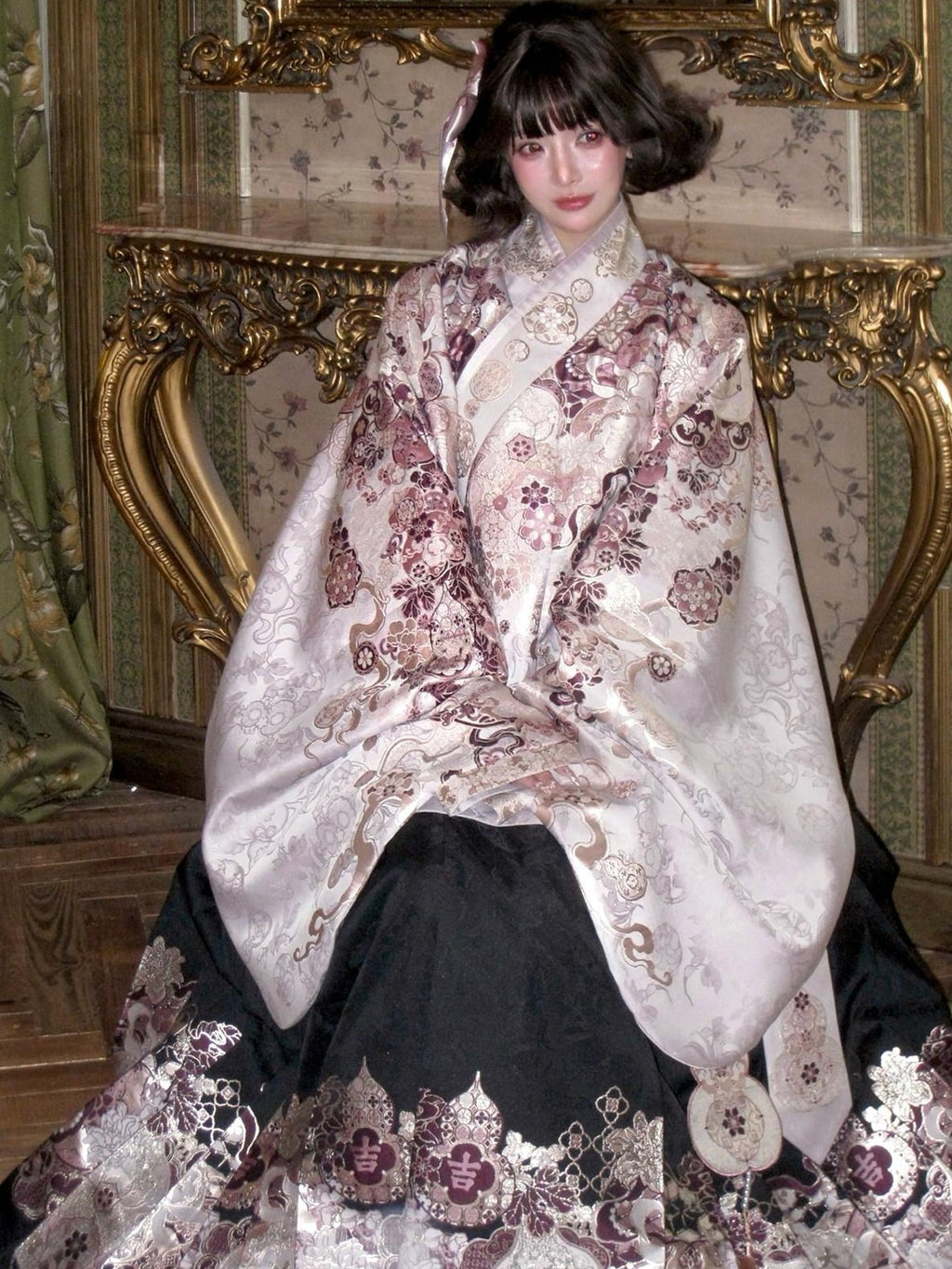 Yi Mu Hu Tao Gourd Embroidered Ming Hanfu Mamian Cross Collar Women's Gold Brocade Skirt Sets
