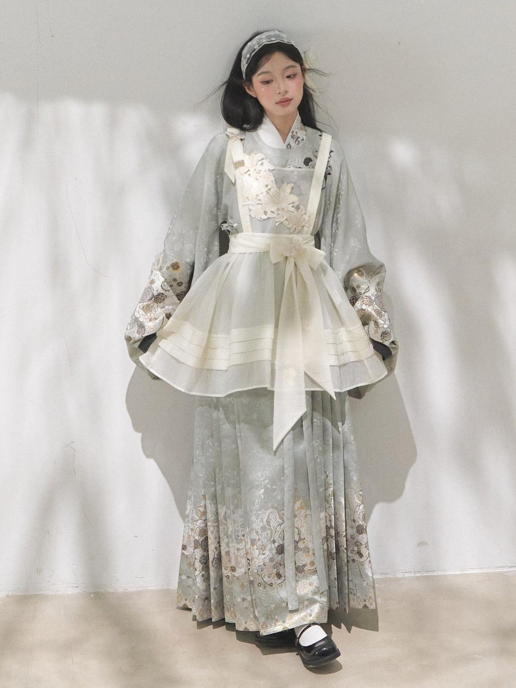 Yi Mu Hu Tao Tea Flower Embroidered Ming Style Hanfu Mamian Skirt Women's Skirt Sets