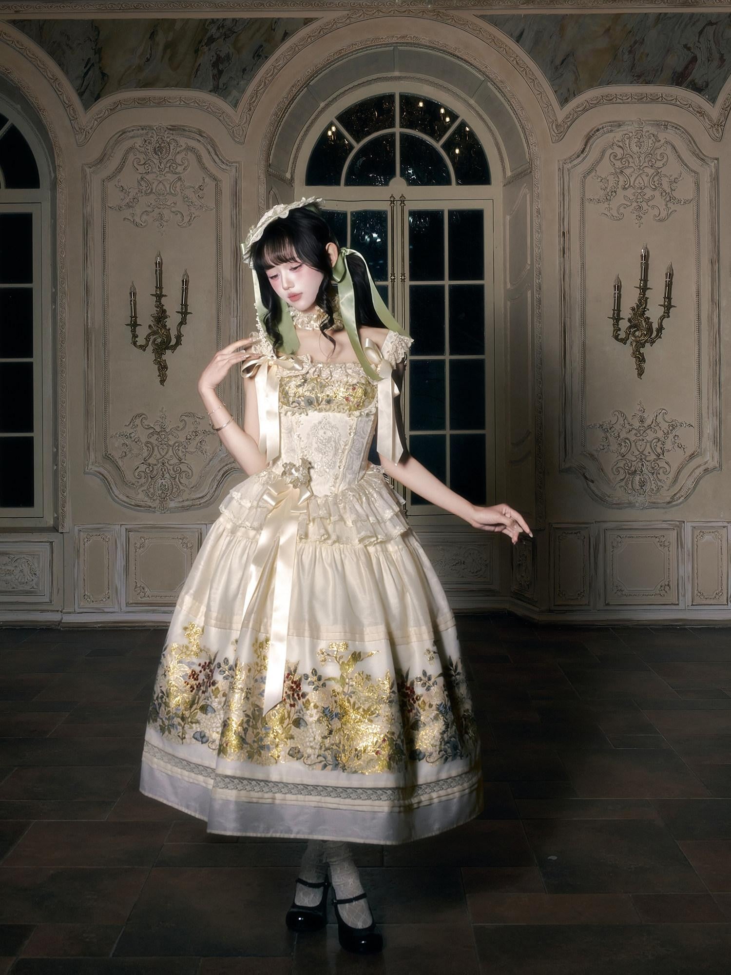 Yi Mu Hu Tao Vintage Fishbone Corset Floral Applique Women's Embroidered Lace Skirt Sets