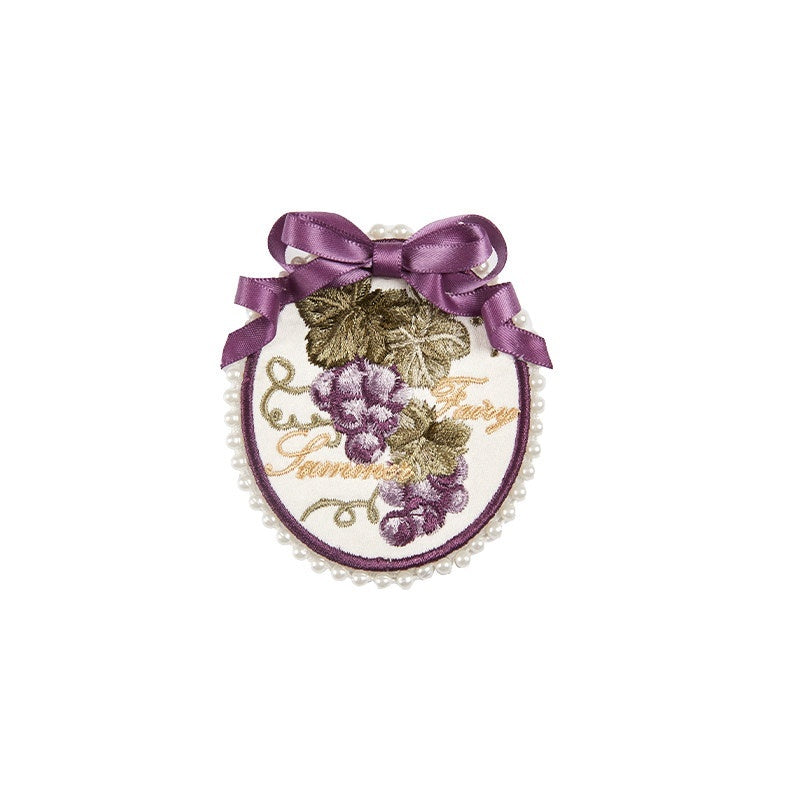 Zhong_Xia_Wu_Yu_Loire_Vineyard_Classic_Frame_Embroidered_Grape_Motif_Women's_Accessories_1059831709829_MISSTT