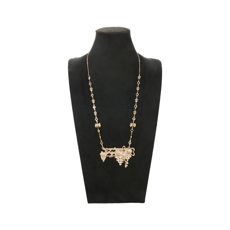Zhong_Xia_Wu_Yu_Loire_Vineyard_Classic_Frame_Embroidered_Grape_Motif_Women's_Accessories_1059831709829_MISSTT