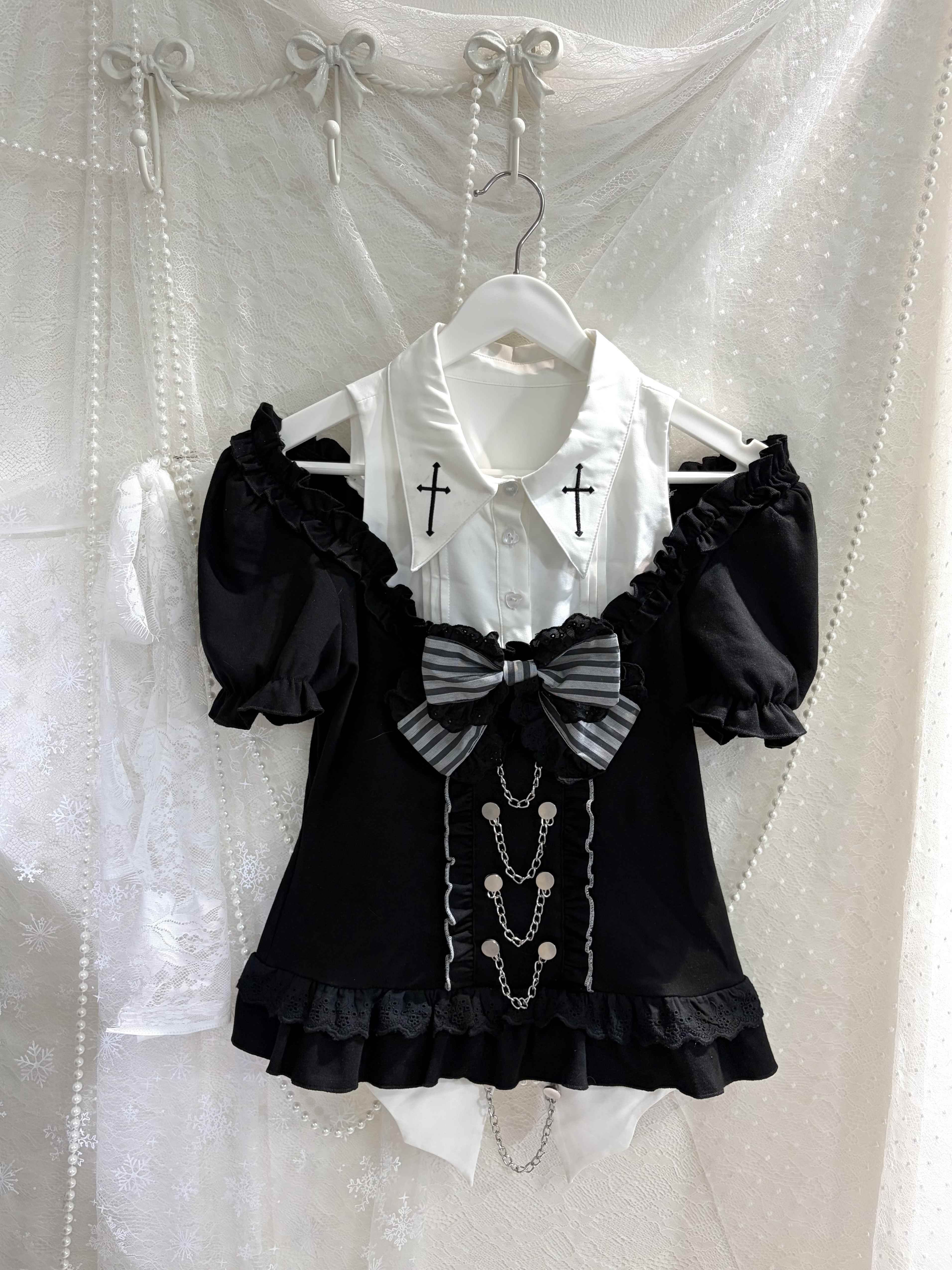 kukuwa_Gothic_Bat_Chain_Cross_Embroidered_Bell_Sleeves_Women's_Skirt_Sets_1035801284376_MISSTT