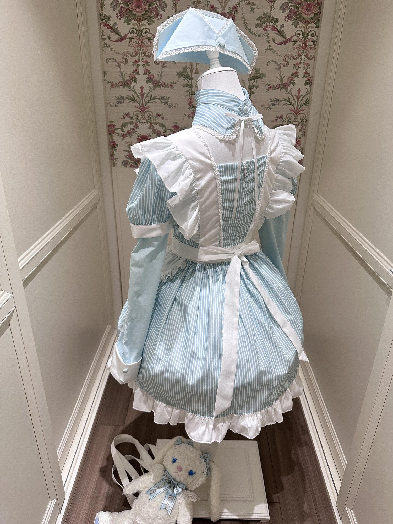 kukuwa Sky Blue Embroidered Medical Maid Apron Women's Long Sleeve Op